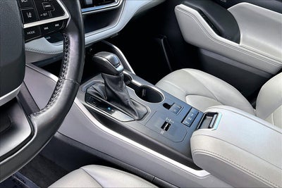 2022 Toyota Highlander Hybrid XLE