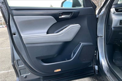 2022 Toyota Highlander Hybrid XLE