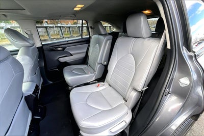 2022 Toyota Highlander Hybrid XLE