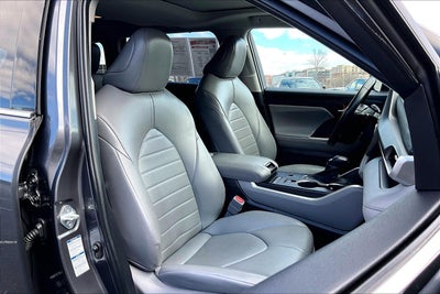 2022 Toyota Highlander Hybrid XLE