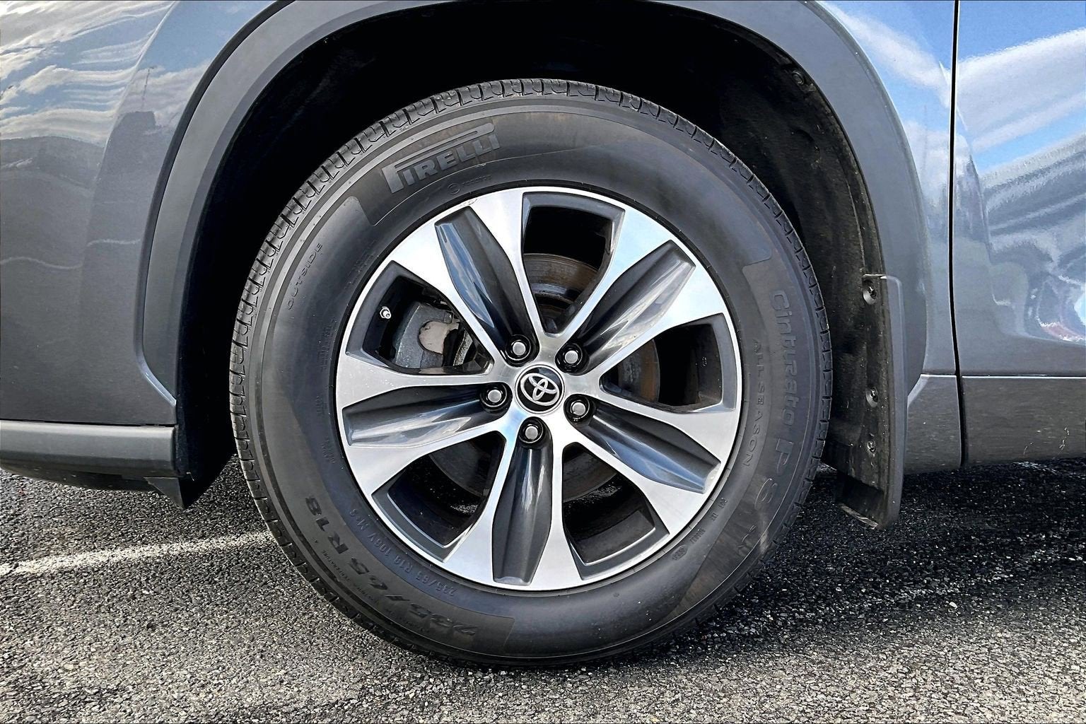 2022 Toyota Highlander Hybrid XLE