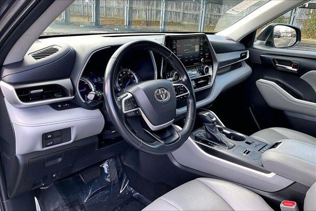 2022 Toyota Highlander Hybrid XLE