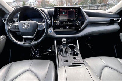 2022 Toyota Highlander Hybrid XLE