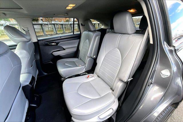 2022 Toyota Highlander Hybrid XLE