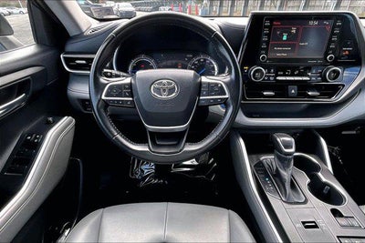 2022 Toyota Highlander Hybrid XLE