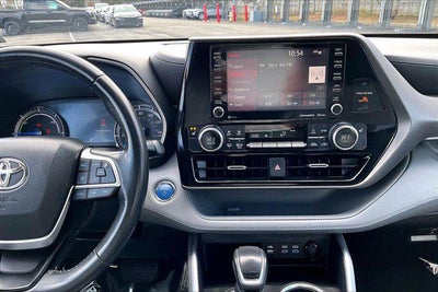 2022 Toyota Highlander Hybrid XLE