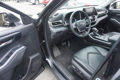 2022 Toyota Highlander Hybrid XLE