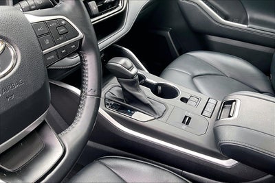 2022 Toyota Highlander Hybrid XLE