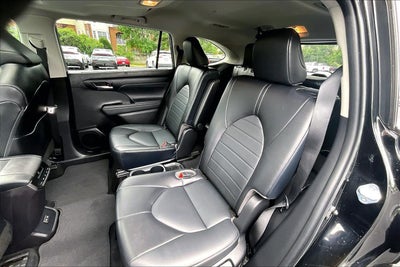 2022 Toyota Highlander Hybrid XLE