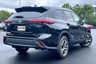 2022 Toyota Highlander Hybrid XLE