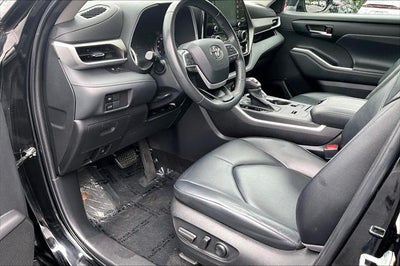 2022 Toyota Highlander Hybrid XLE