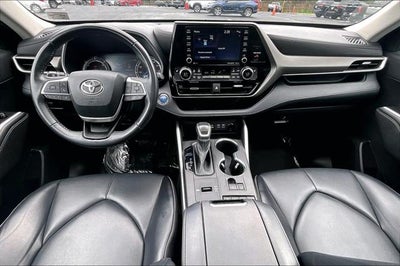 2022 Toyota Highlander Hybrid XLE