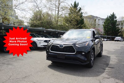 2022 Toyota Highlander Hybrid XLE
