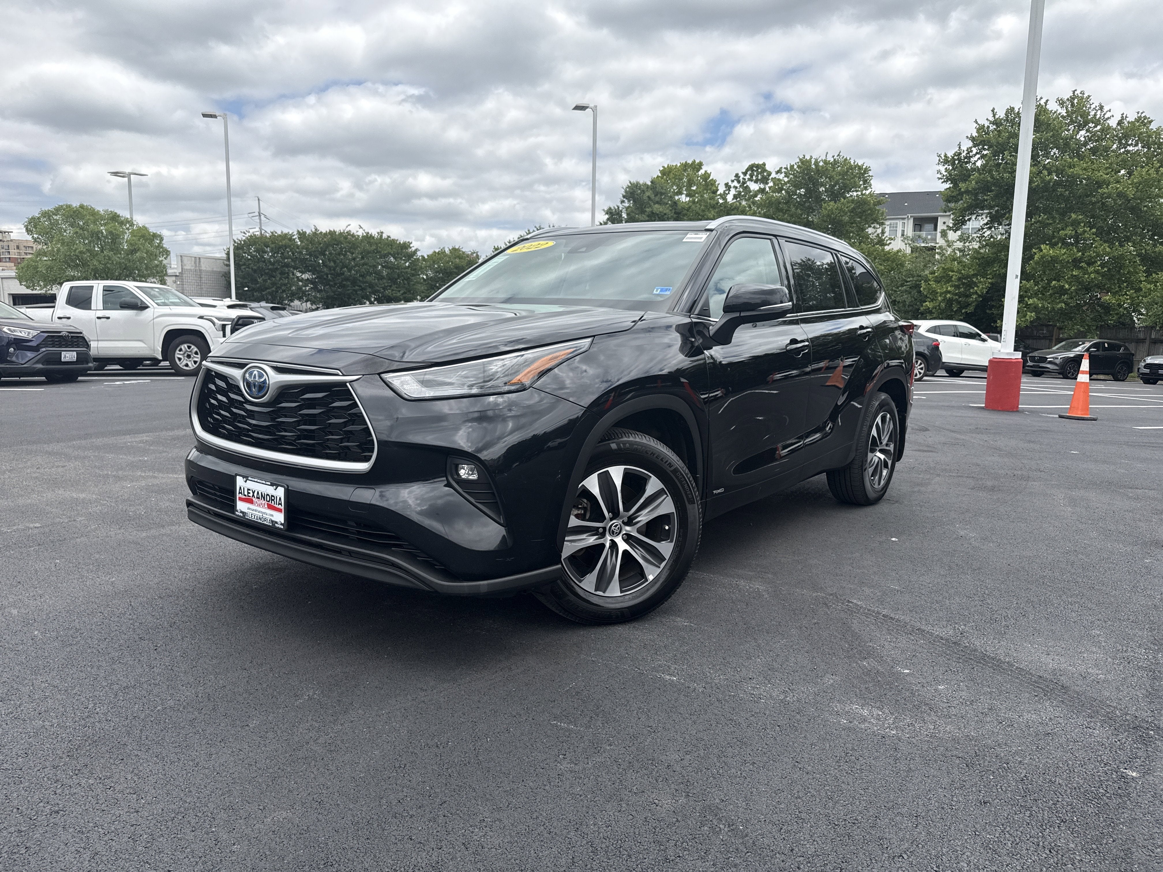 2022 Toyota Highlander Hybrid XLE