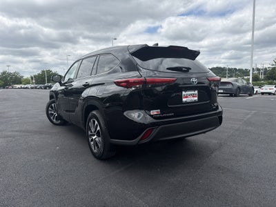 2022 Toyota Highlander Hybrid XLE
