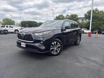 2022 Toyota Highlander Hybrid XLE