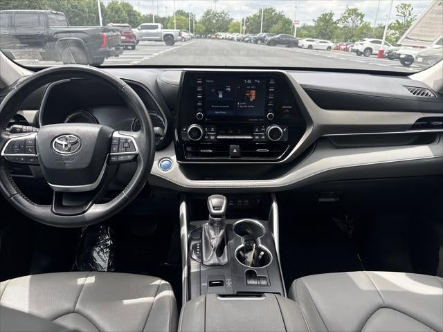 2022 Toyota Highlander Hybrid XLE