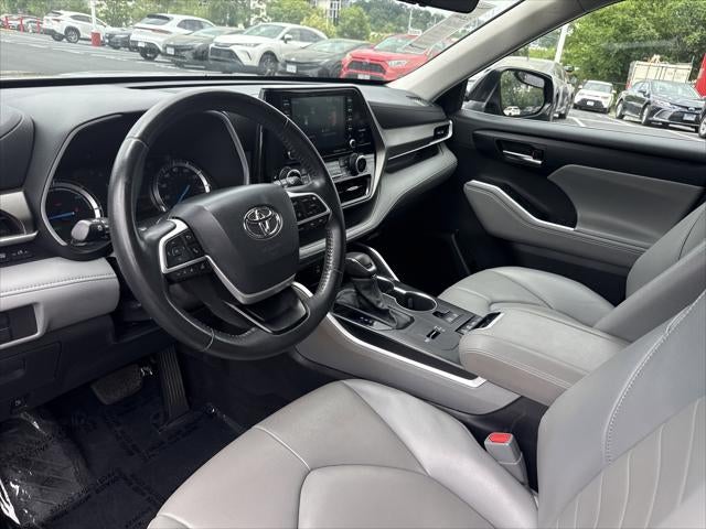 2022 Toyota Highlander Hybrid XLE