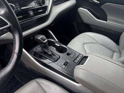 2022 Toyota Highlander Hybrid XLE