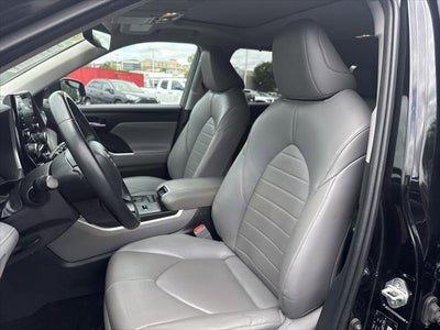2022 Toyota Highlander Hybrid XLE