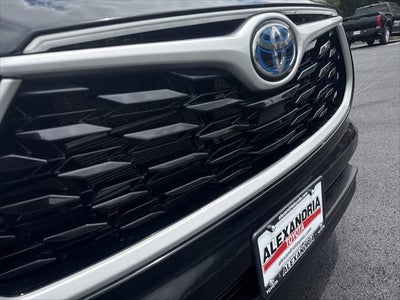 2022 Toyota Highlander Hybrid XLE