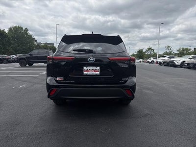 2022 Toyota Highlander Hybrid XLE