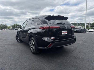 2022 Toyota Highlander Hybrid XLE