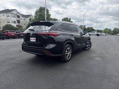 2022 Toyota Highlander Hybrid XLE