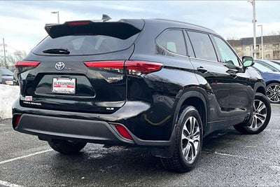 2022 Toyota Highlander Hybrid XLE