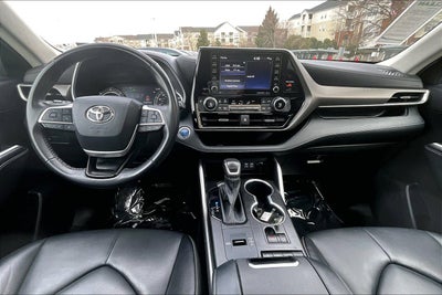 2022 Toyota Highlander Hybrid XLE