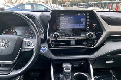 2022 Toyota Highlander Hybrid XLE