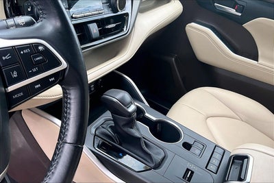 2022 Toyota Highlander Hybrid XLE
