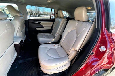 2022 Toyota Highlander Hybrid XLE