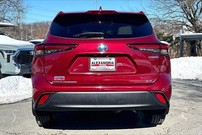 2022 Toyota Highlander Hybrid XLE