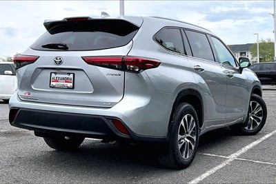 2022 Toyota Highlander Base