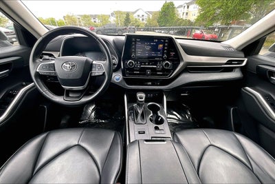 2022 Toyota Highlander Base