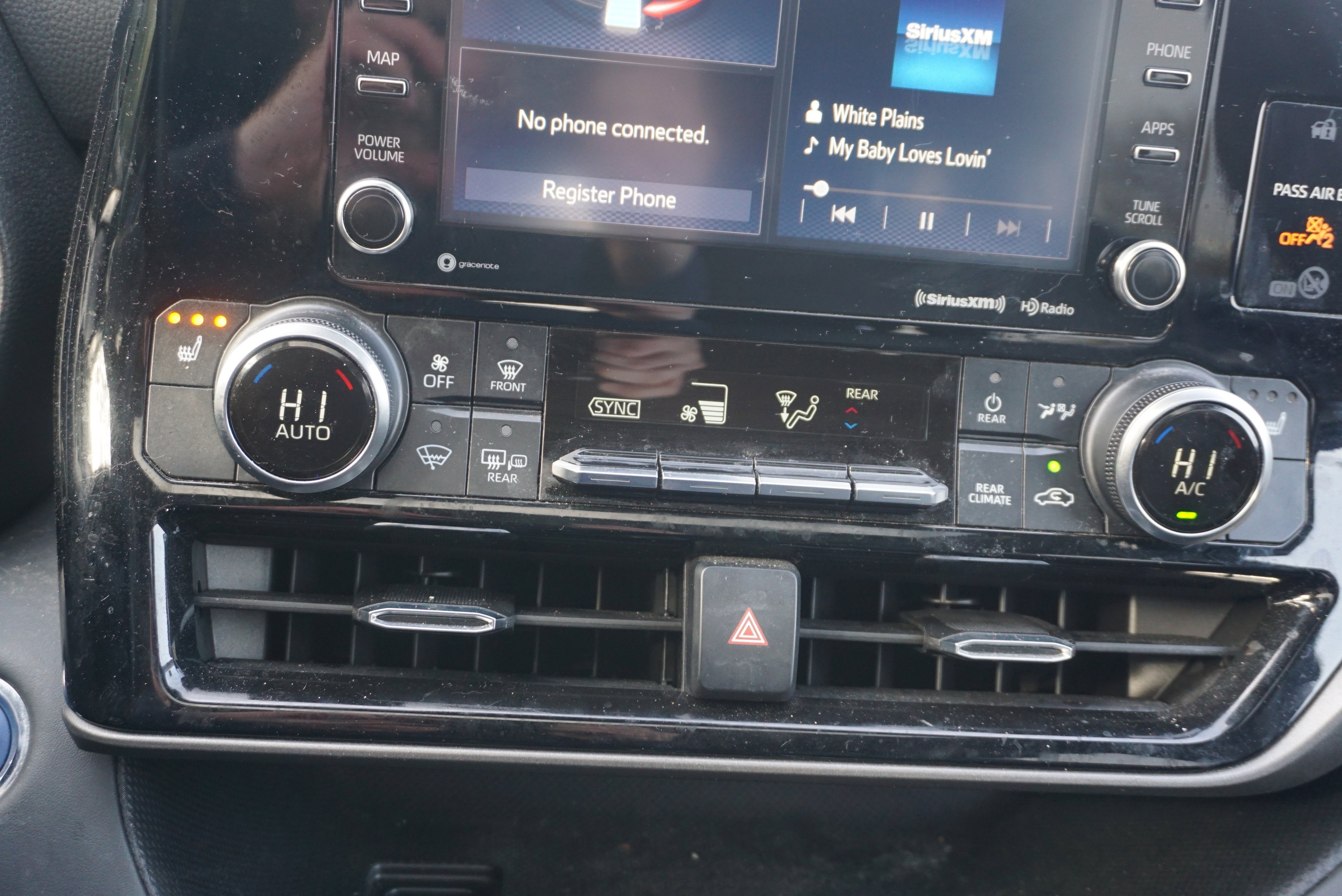 2022 Toyota Highlander Base