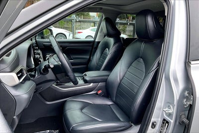 2022 Toyota Highlander Hybrid XLE