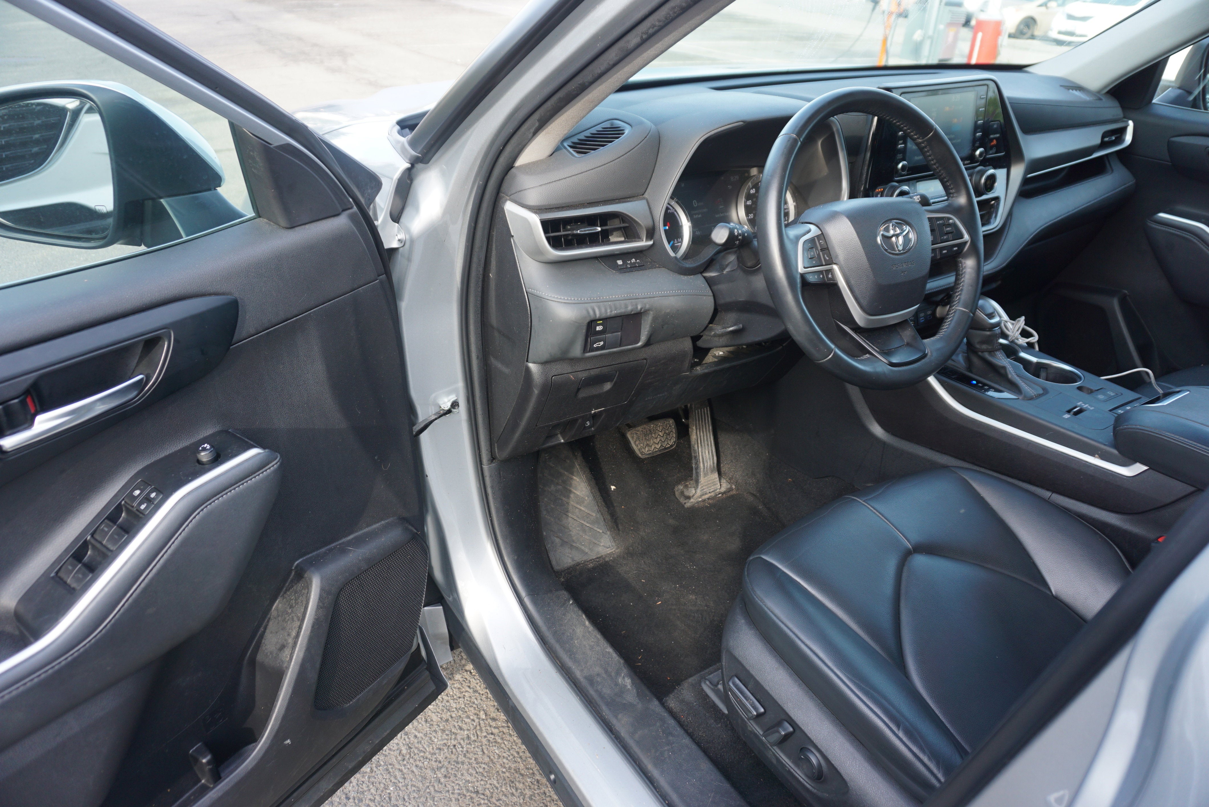 2022 Toyota Highlander Base