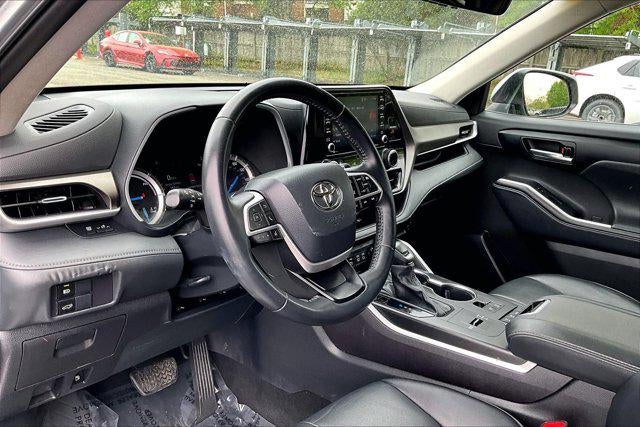 2022 Toyota Highlander Hybrid XLE