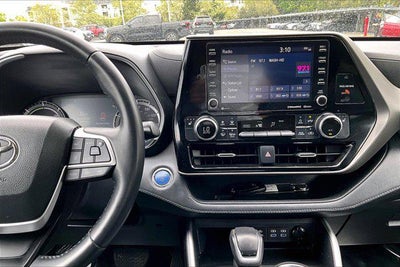 2022 Toyota Highlander Hybrid XLE