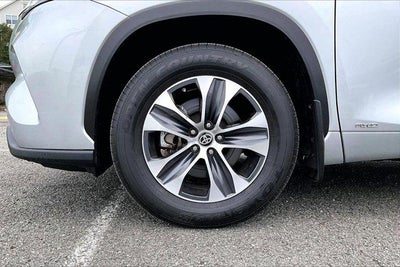 2022 Toyota Highlander Hybrid XLE