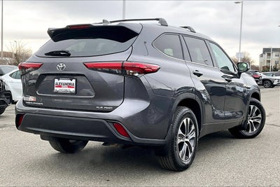 2022 Toyota Highlander XLE