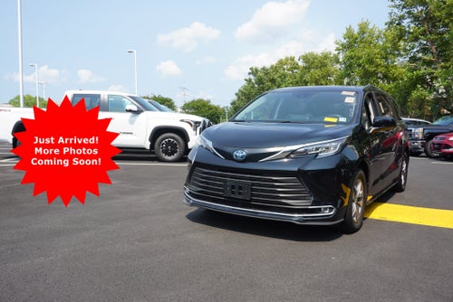 2022 Toyota Sienna XLE