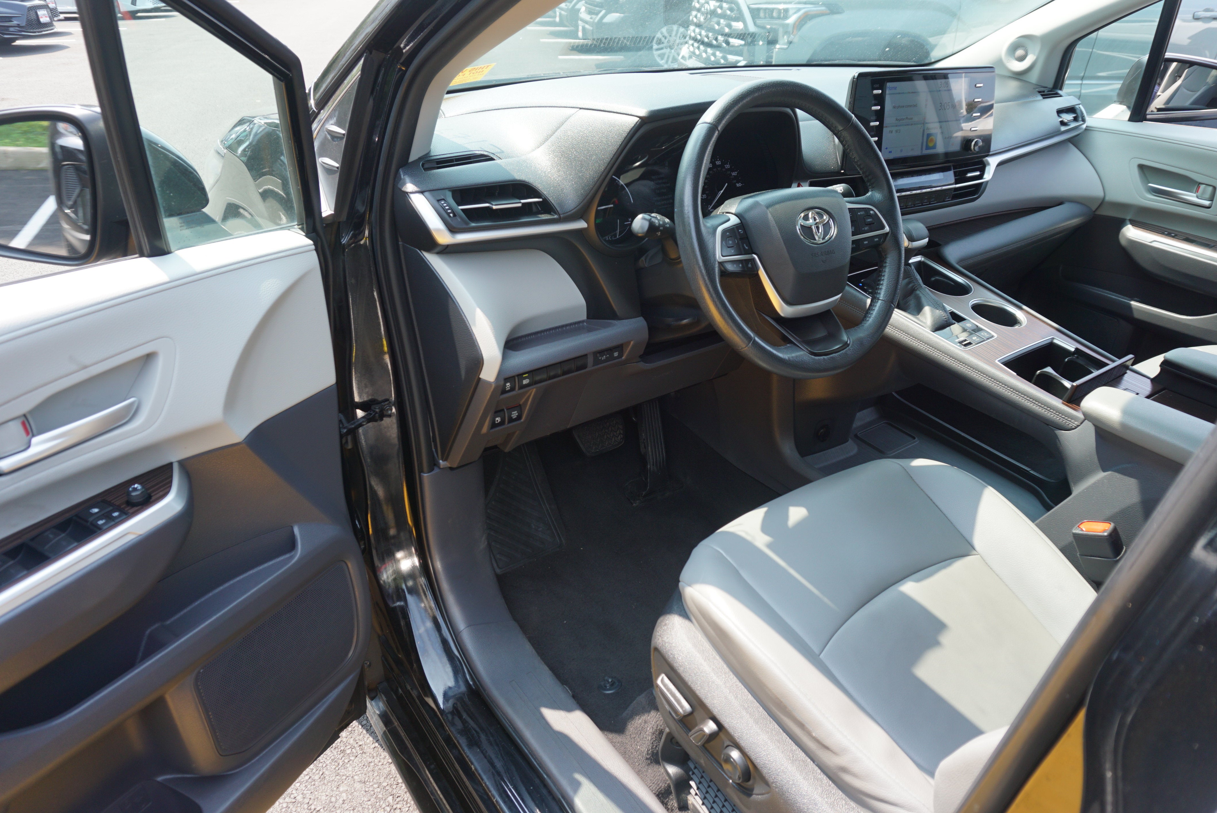 2022 Toyota Sienna XLE