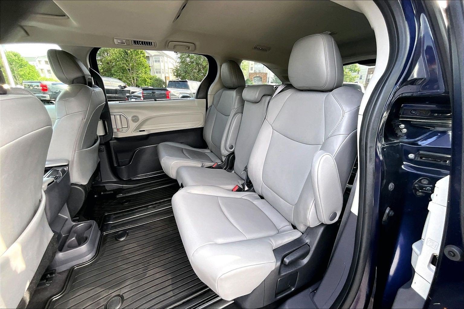2022 Toyota Sienna XLE