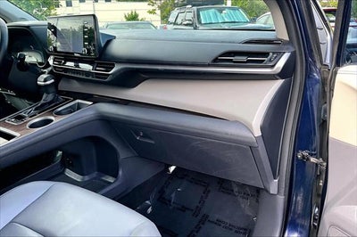 2022 Toyota Sienna XLE