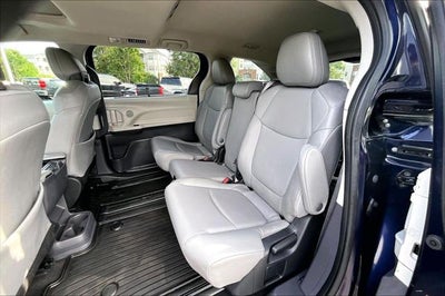 2022 Toyota Sienna XLE