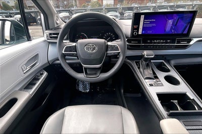 2025 Toyota Sienna XLE