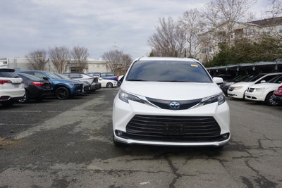 2025 Toyota Sienna XLE